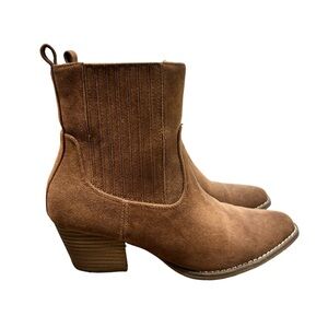 Universal Thread Brown Boots